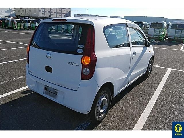DAIHATSU MIRA 2011