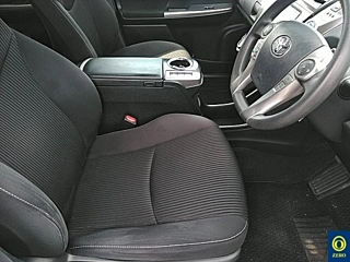 TOYOTA PRIUS ALPHA 2020