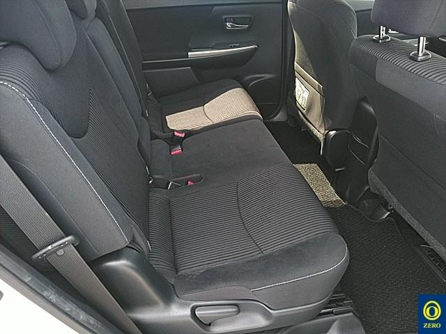 TOYOTA PRIUS ALPHA 2020