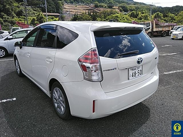 TOYOTA PRIUS ALPHA 2020