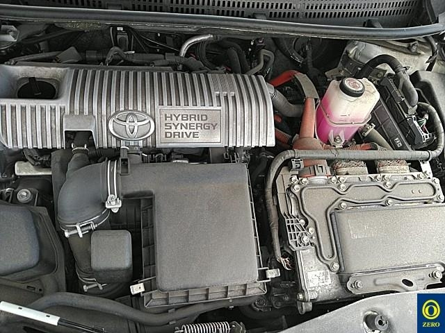 TOYOTA PRIUS ALPHA 2020