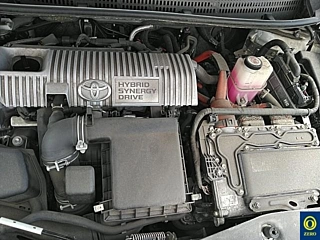 TOYOTA PRIUS ALPHA 2020
