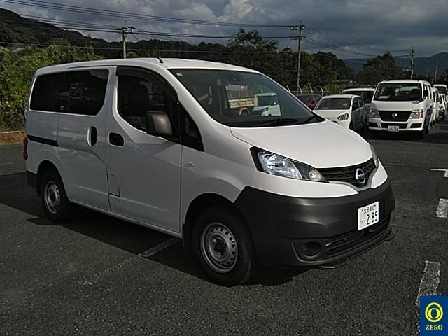 NISSAN NV200 2020