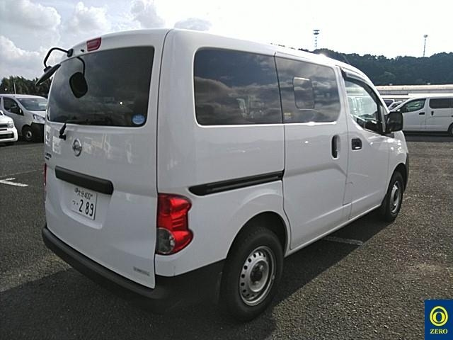 NISSAN NV200 2020