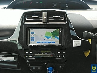 TOYOTA PRIUS 2021