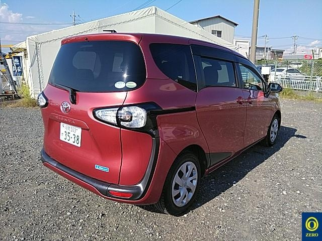 TOYOTA SIENTA 2015