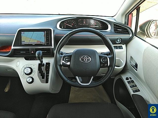 TOYOTA SIENTA 2015