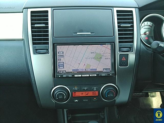 NISSAN TIIDA 2011