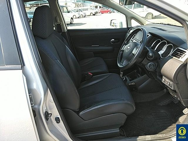 NISSAN TIIDA 2011