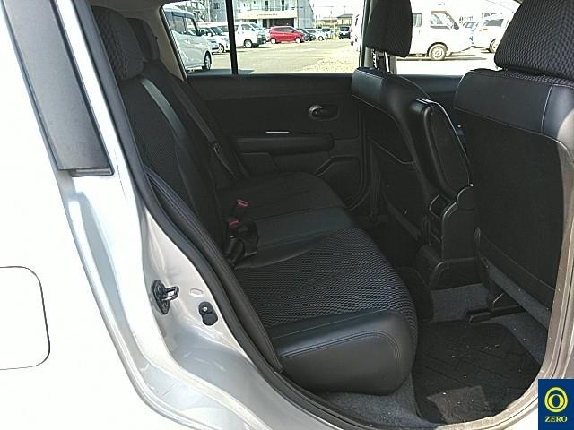 NISSAN TIIDA 2011