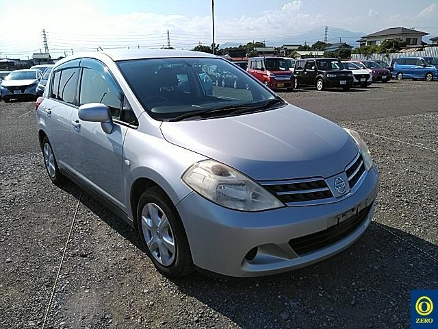 NISSAN TIIDA 2011