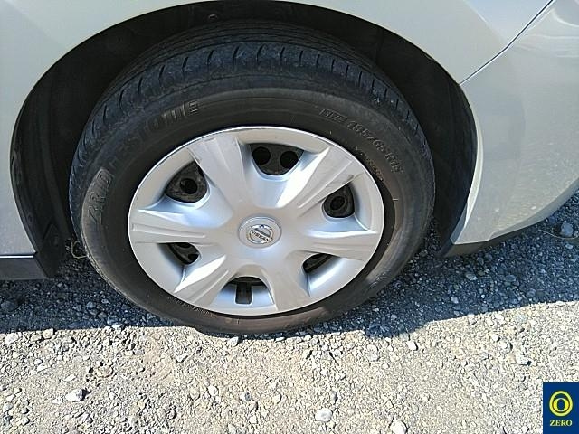 NISSAN TIIDA 2011