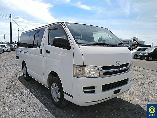 TOYOTA HIACE VAN 2010
