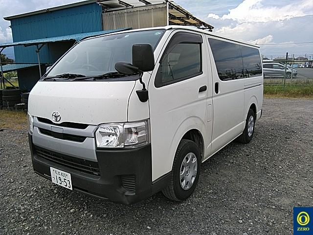 TOYOTA HIACE VAN 2019