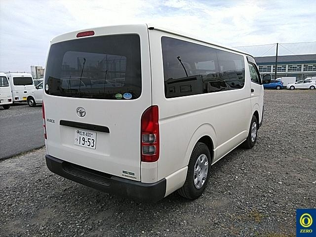TOYOTA HIACE VAN 2019