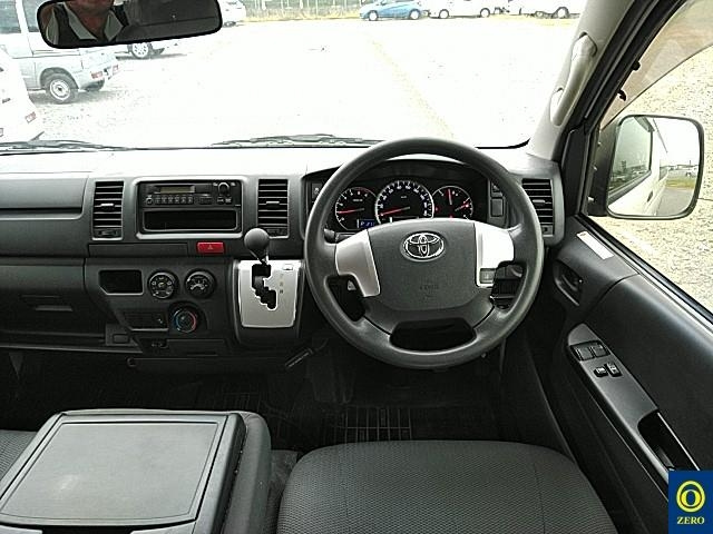TOYOTA HIACE VAN 2019