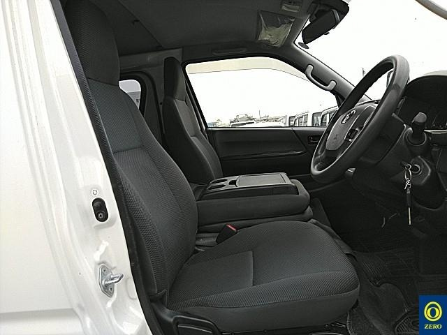 TOYOTA HIACE VAN 2019