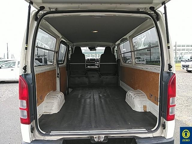 TOYOTA HIACE VAN 2019