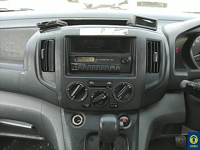 NISSAN NV200 2013