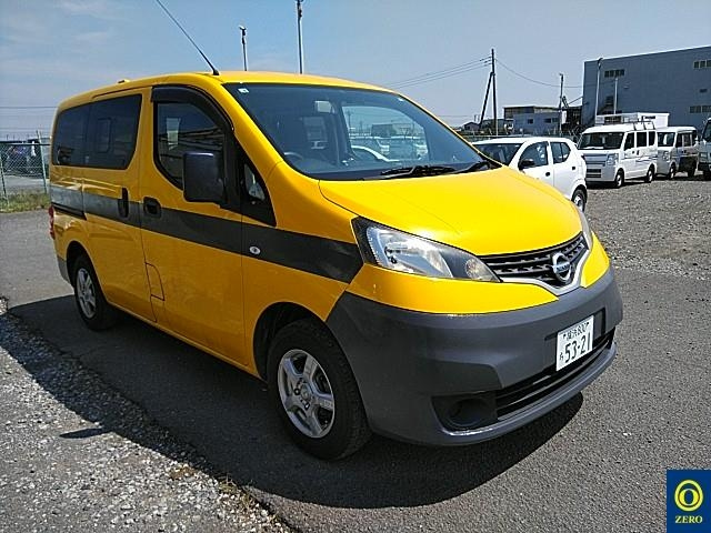 NISSAN NV200 2013
