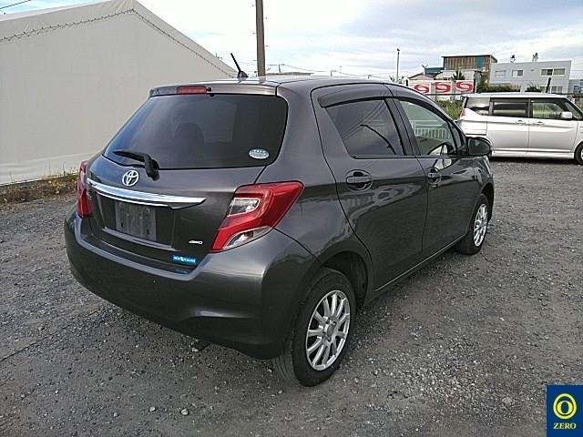 TOYOTA VITZ 2014