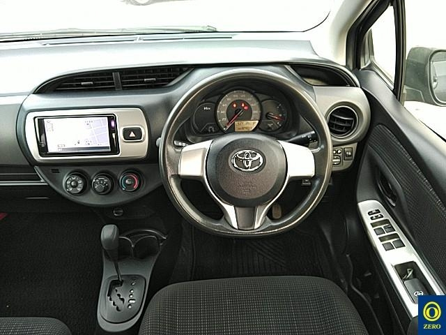 TOYOTA VITZ 2014
