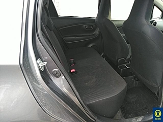 TOYOTA VITZ 2014