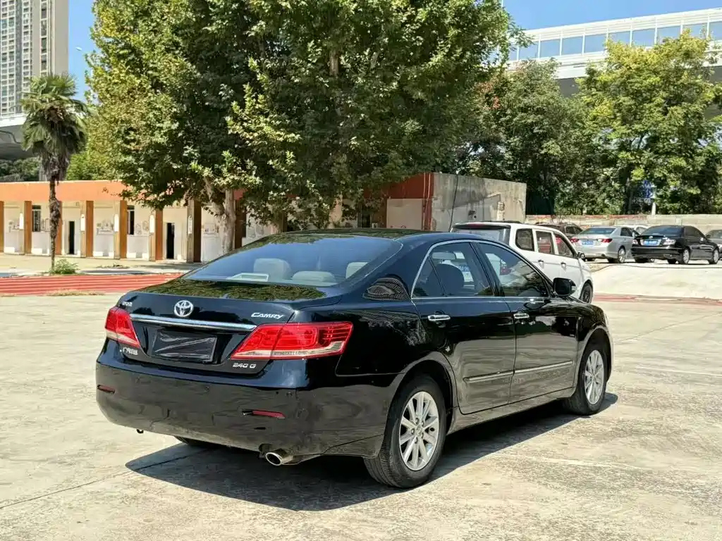 TOYOTA CAMRY 2011