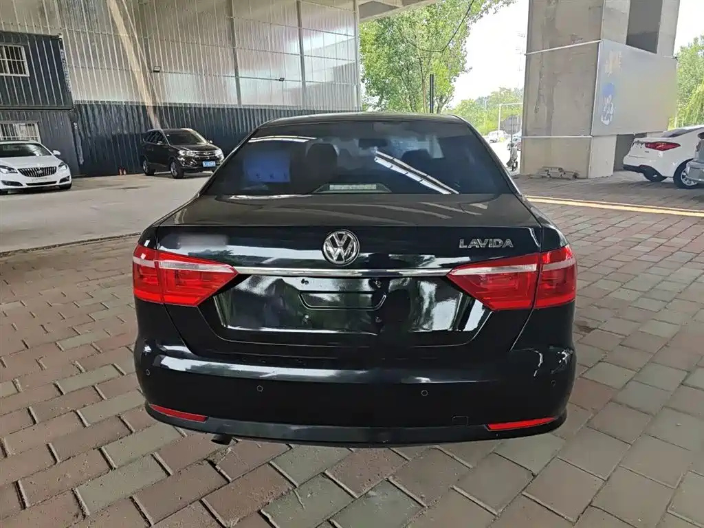 VOLKSWAGEN LAVIDA 2013