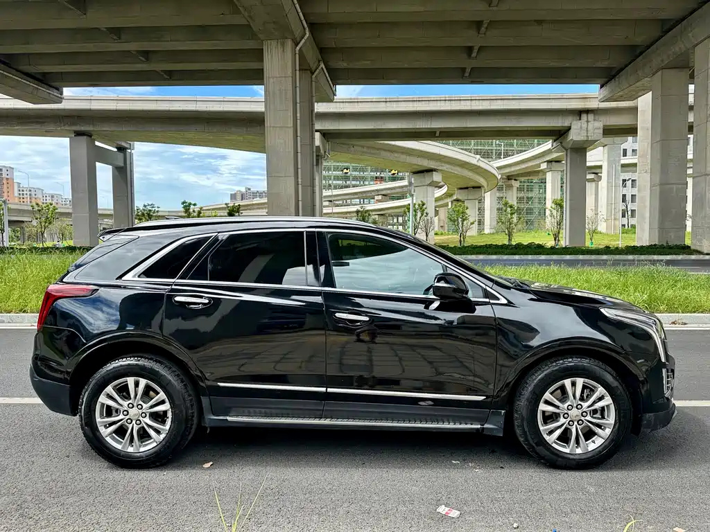 CADILLAC XT5 2021
