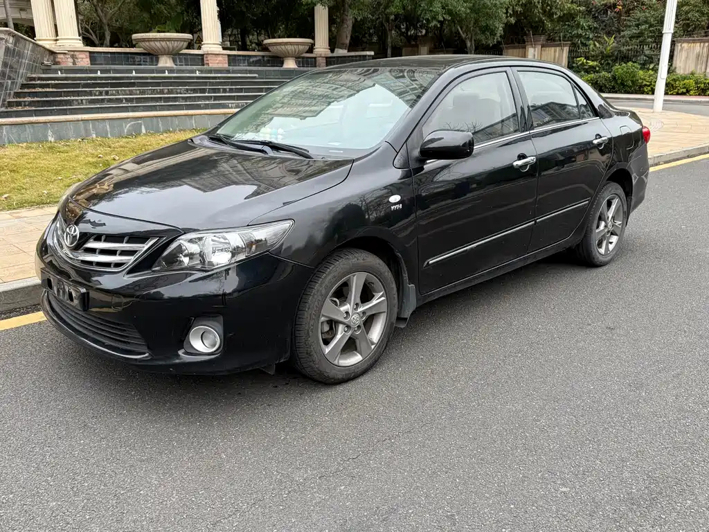 TOYOTA COROLLA 2013