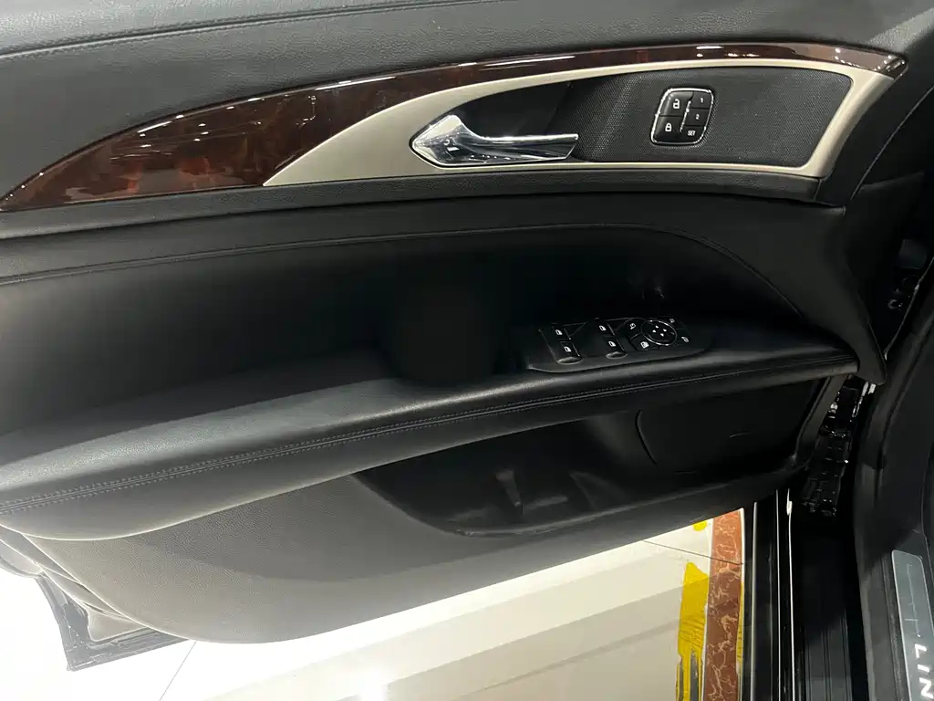 LINCOLN MKZ 2016