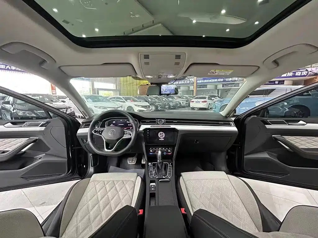 VOLKSWAGEN MAGOTAN 2023