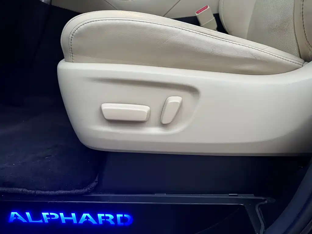 TOYOTA ALPHARD 2018
