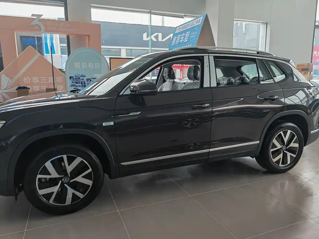 VOLKSWAGEN TAYRON 2024