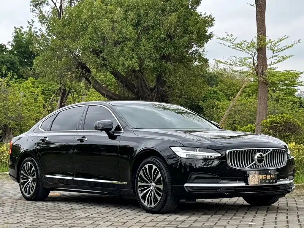 VOLVO S90 2023