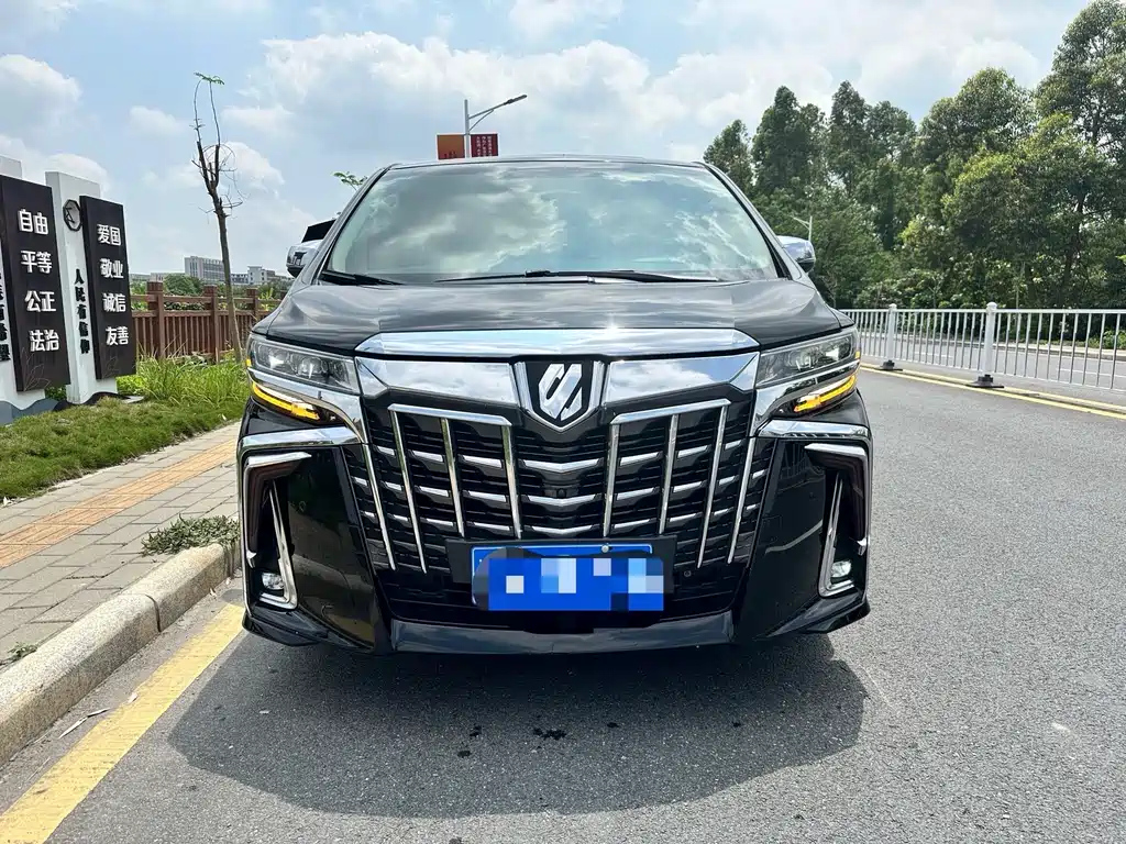 TOYOTA ALPHARD 2018