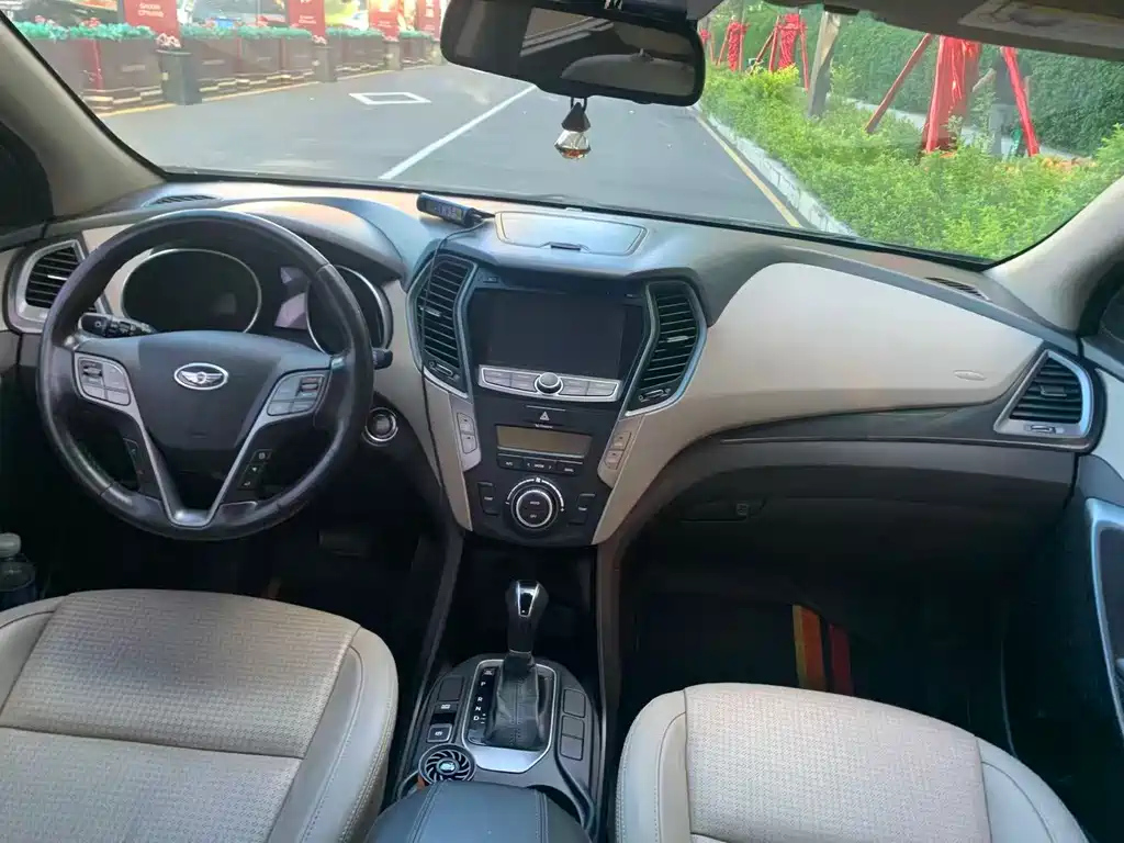 HYUNDAI SANTAFE 2013