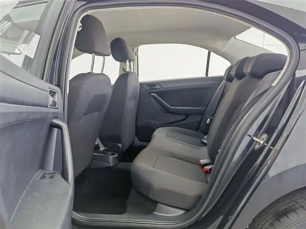 VOLKSWAGEN JETTA 2015