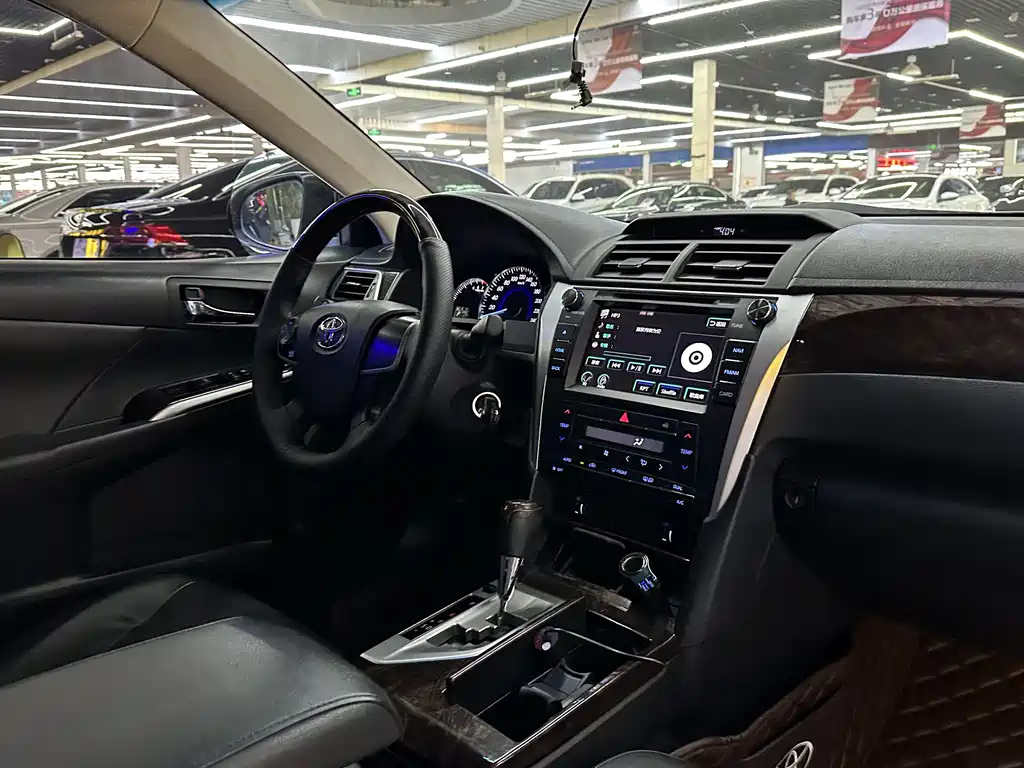 TOYOTA CAMRY 2016