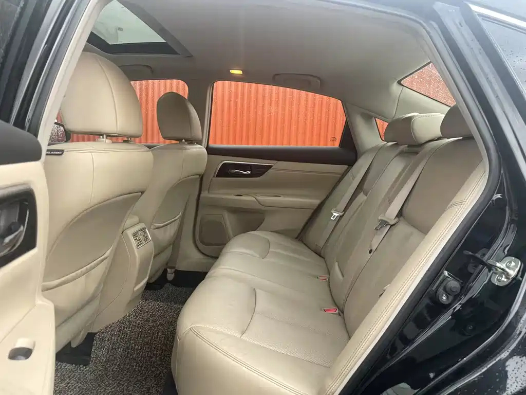 NISSAN TEANA 2018