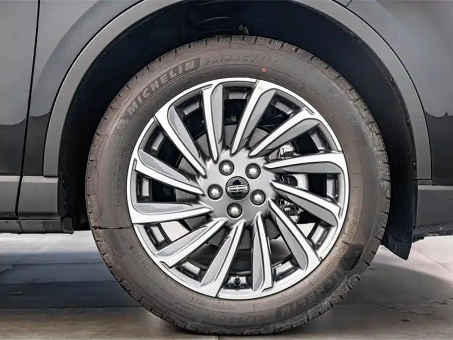 LINCOLN ADVENTURER 2024