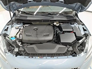 VOLVO V40  2019 YEAR T3  ELEGANT EDITION 2019