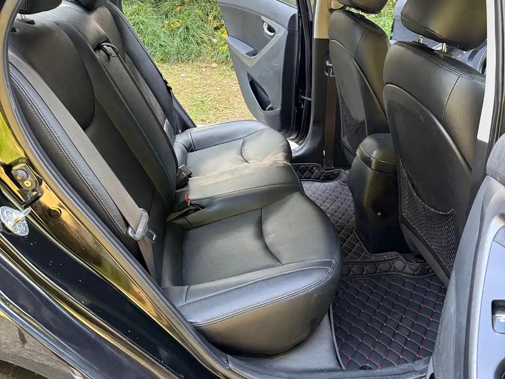 HYUNDAI ELANTRA 2015