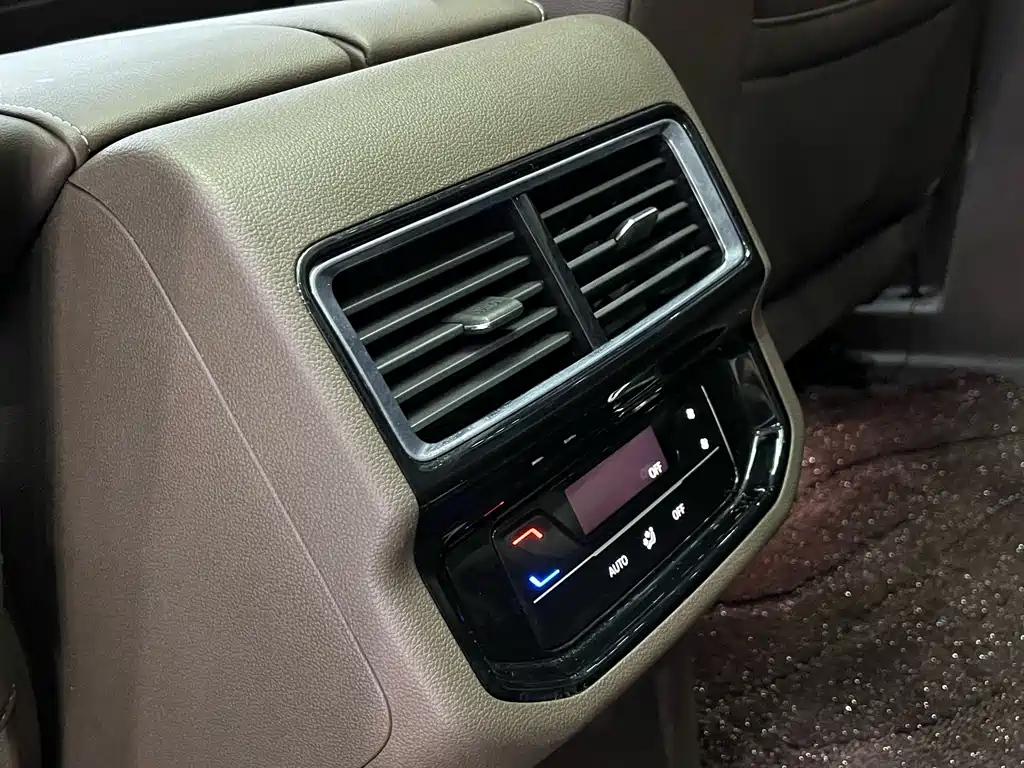 VOLKSWAGEN VILORAN 2024