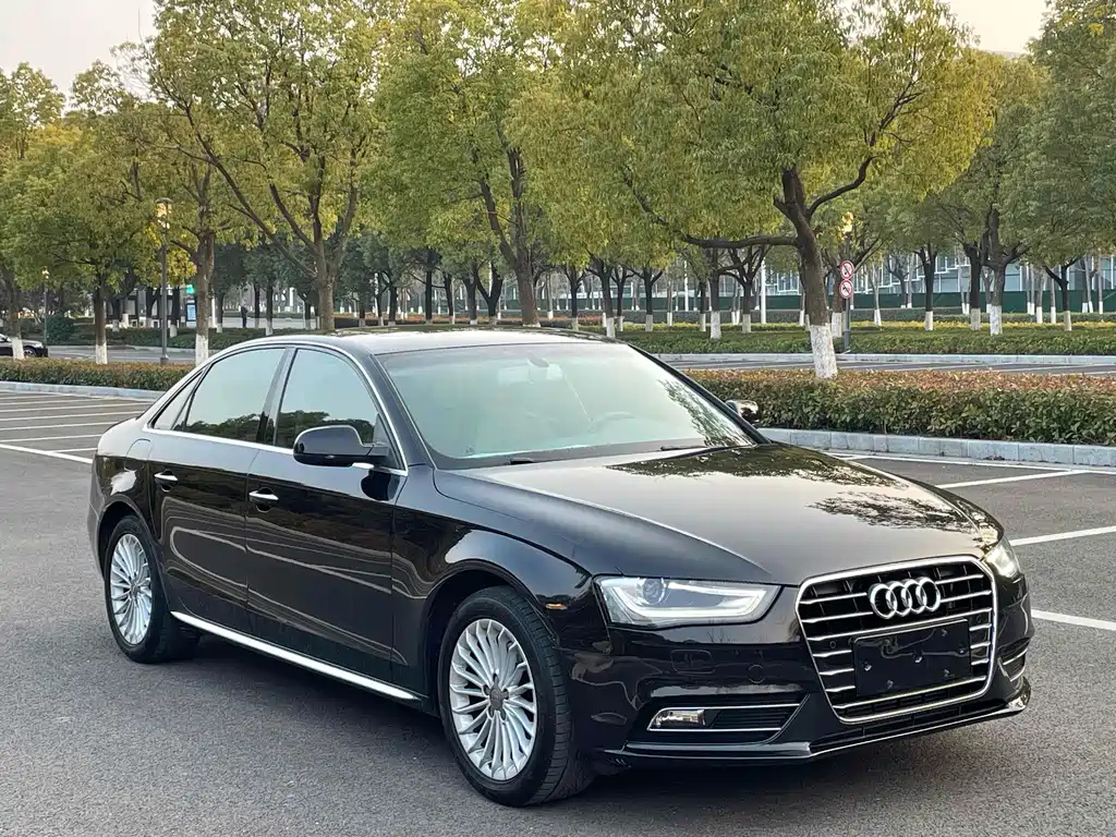 AUDI A4L 2015