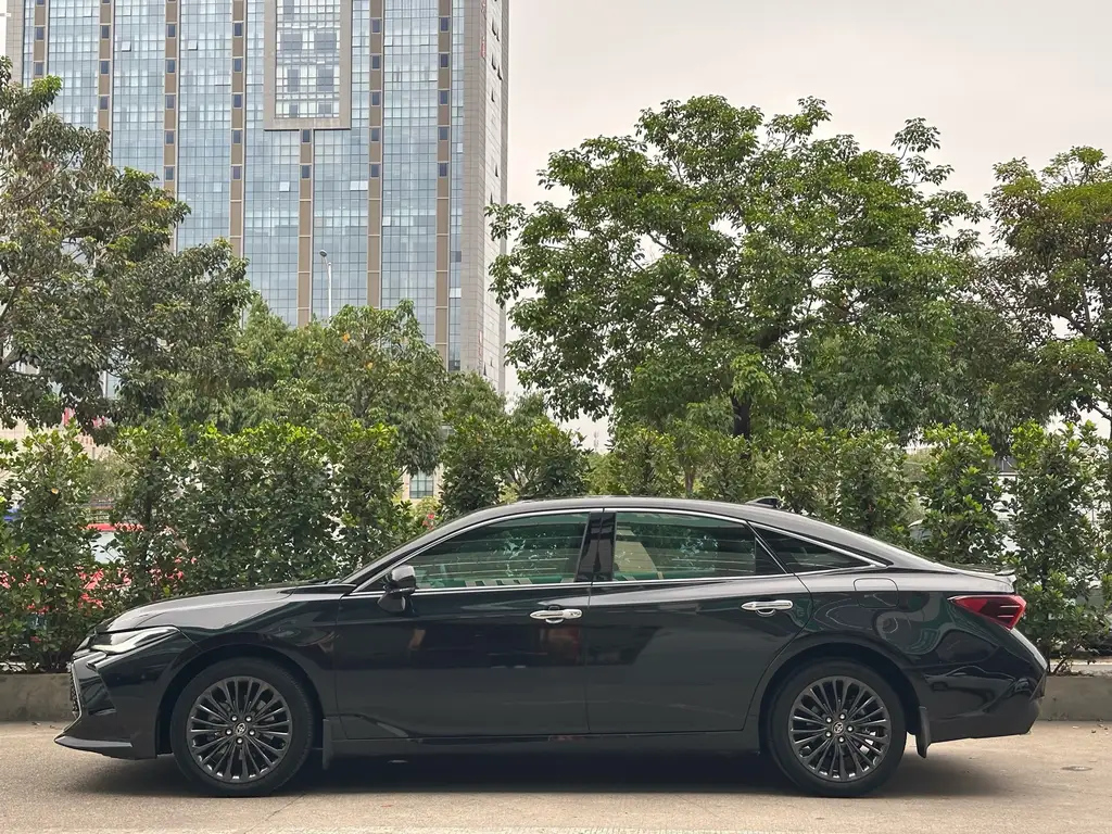 TOYOTA AVALON 2022