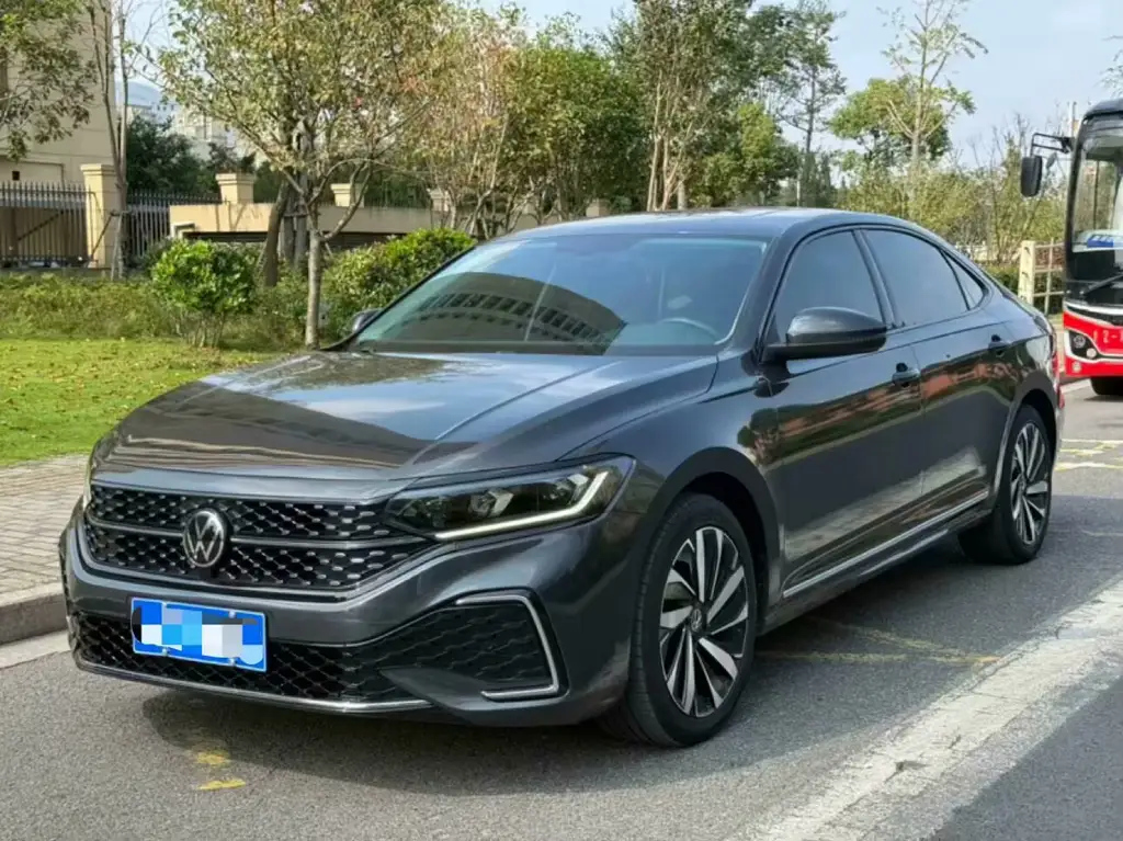 VOLKSWAGEN PASSAT 2022