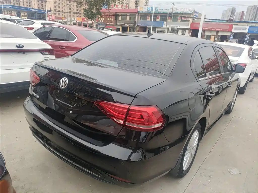 VOLKSWAGEN LAVIDA 2019