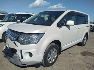 MITSUBISHI DELICA D5